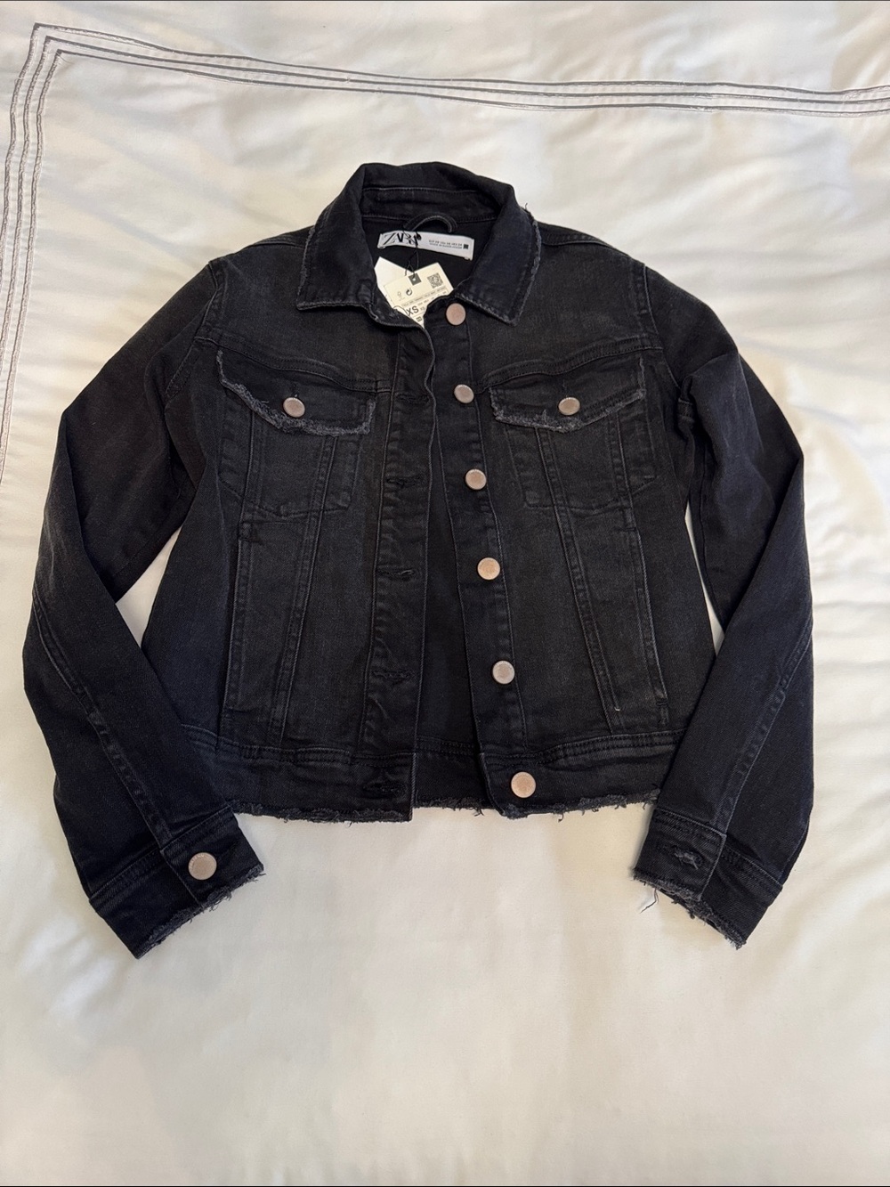 Zara Black Cropped Denim Jacket with Raw Hem